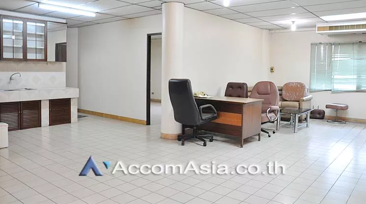  1  Office Space For Rent in Ratchadaphisek ,Bangkok MRT Sutthisan AA14498